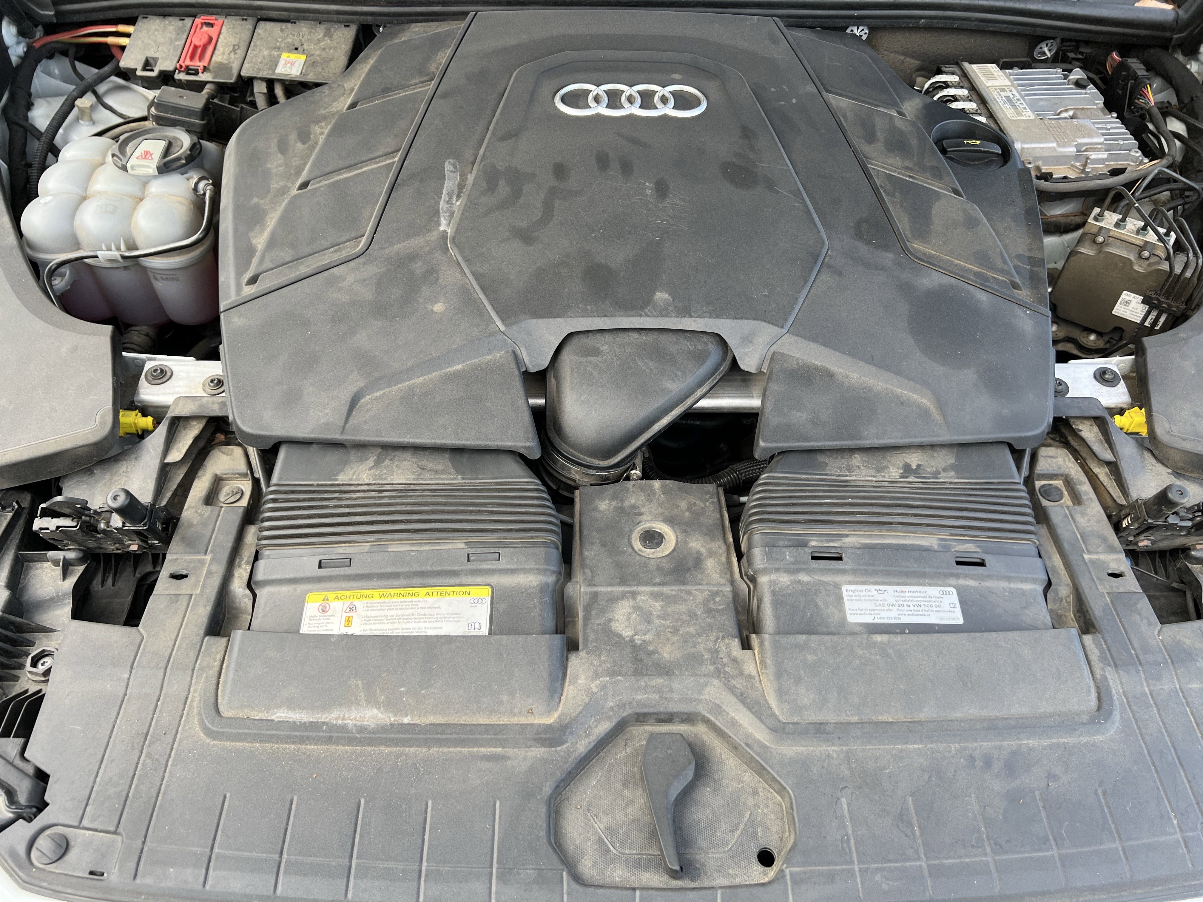 Used 2020 Audi Q8 Prestige w/ Prestige Package image 36