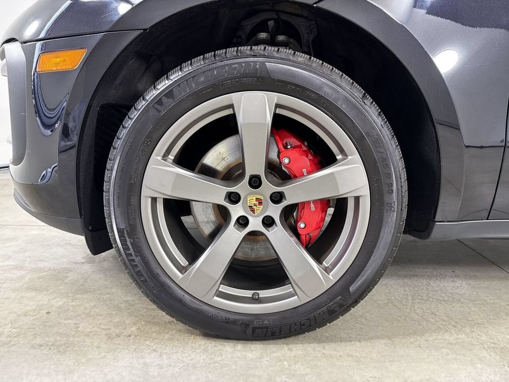 Certified 2022 Porsche Macan S AWD/4WD image 13