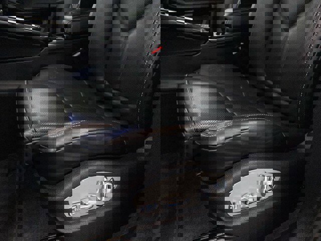 Used 2024 Porsche Macan image 15