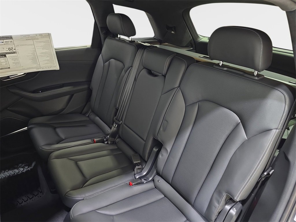 New 2025 Audi Q7 3.0T Prestige image 14