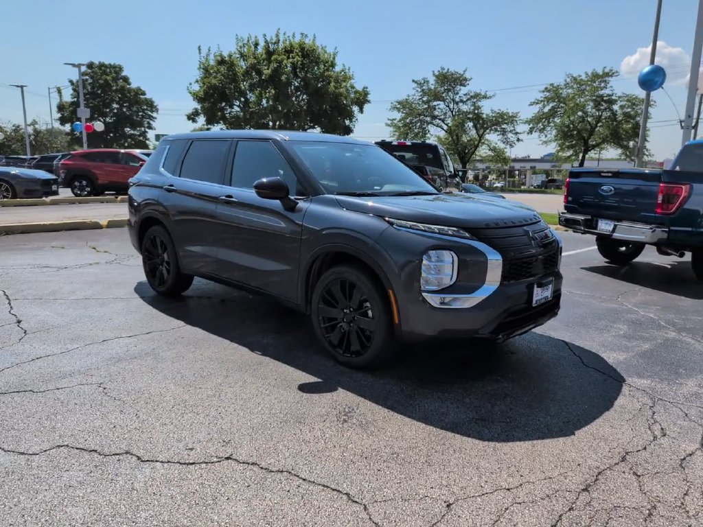 New 2026 Mitsubishi Outlander LE AWD/4WD image 2