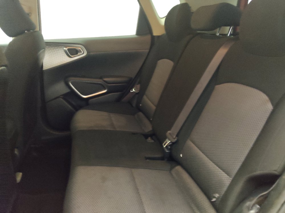 Used 2021 Kia Soul LX FWD image 18