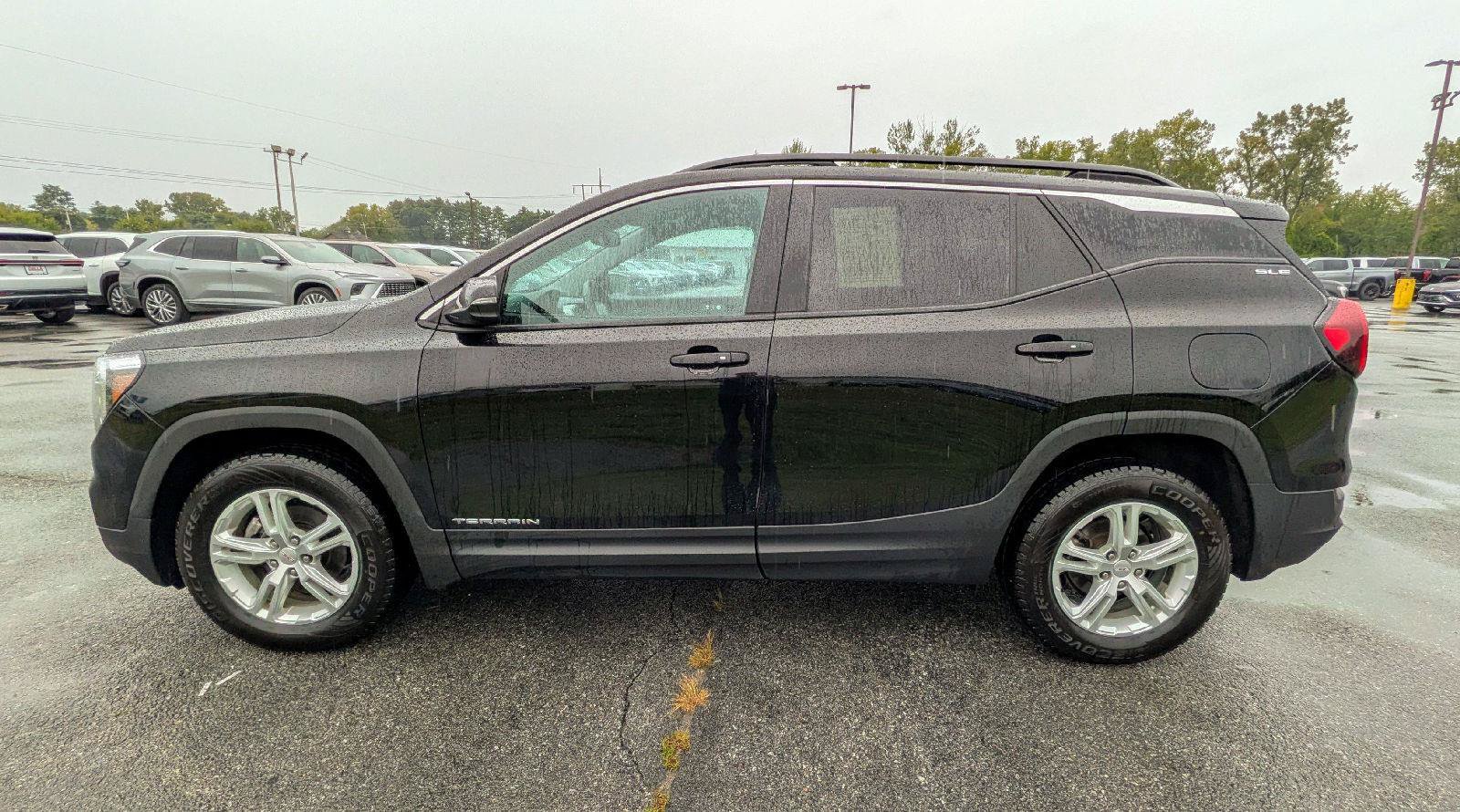 Used 2024 GMC Terrain SLE w/ Driver Convenience Package AWD/4WD image 6