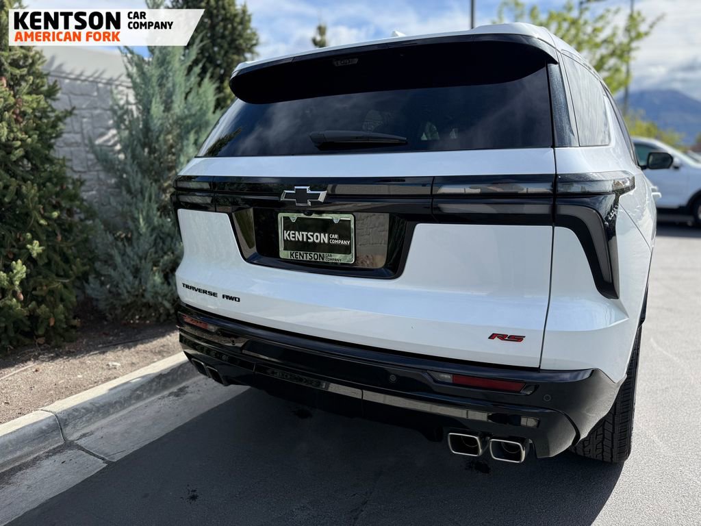 Used 2025 Chevrolet Traverse RS w/ LPO, Floor Liner Package image 45