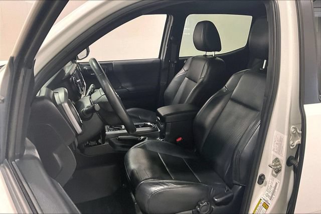 Used 2018 Toyota Tacoma TRD Sport AWD/4WD image 28
