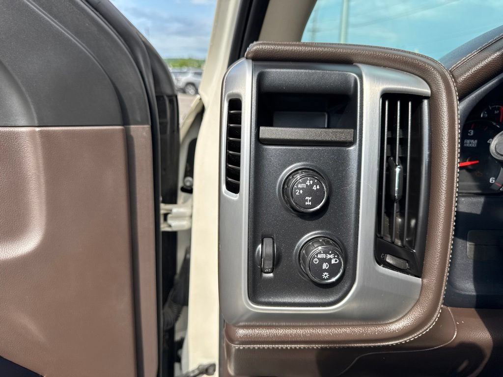 Used 2015 GMC Sierra 1500 SLT w/ SLT Crew Cab Value Package AWD/4WD image 12