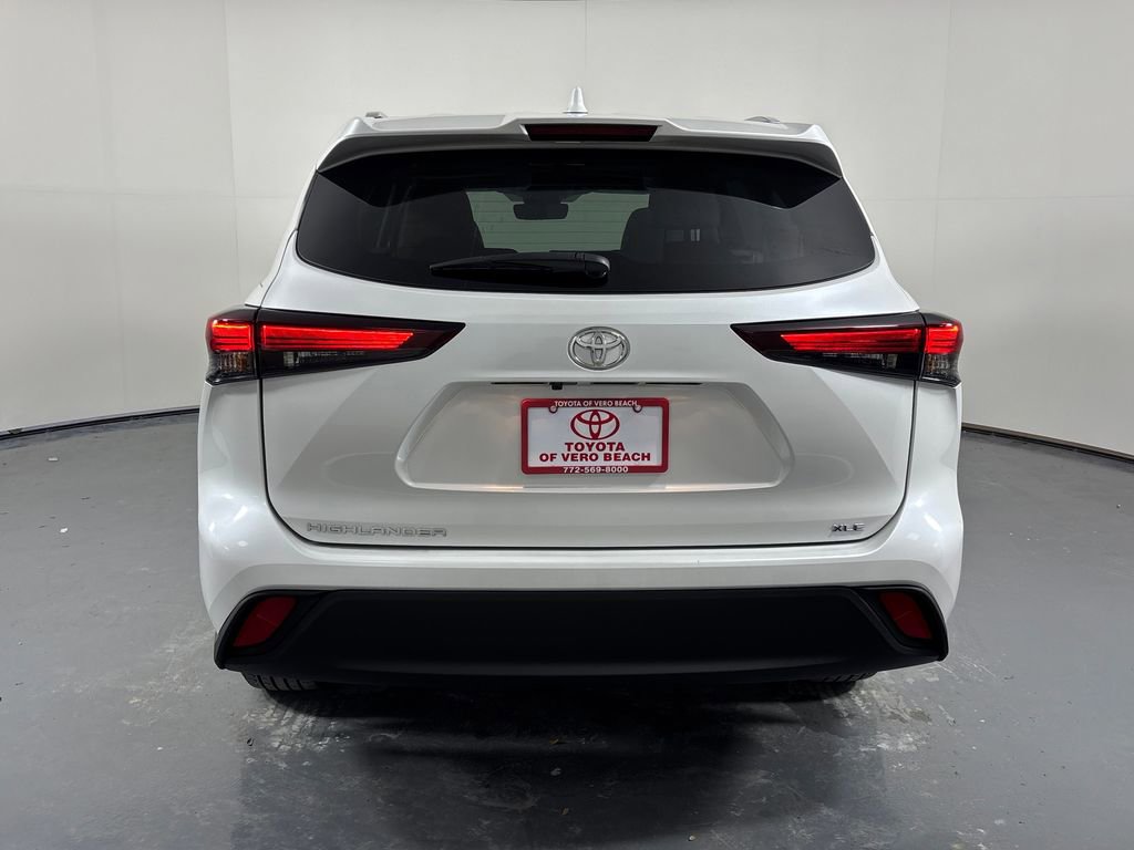 Certified 2025 Toyota Highlander XLE image 5