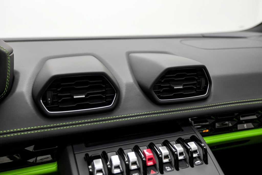 Used 2024 Lamborghini Huracan EVO AWD/4WD image 25