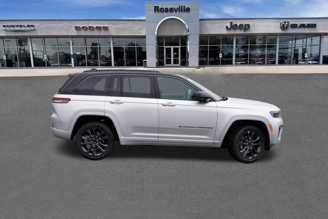 New 2026 Jeep Grand Cherokee Limited AWD/4WD image 2