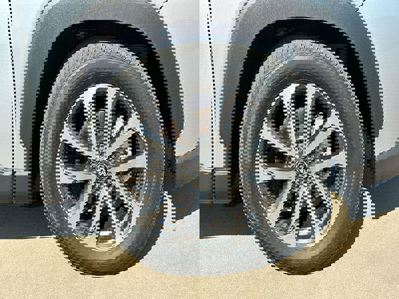 Used 2023 Toyota Corolla Cross XLE image 10