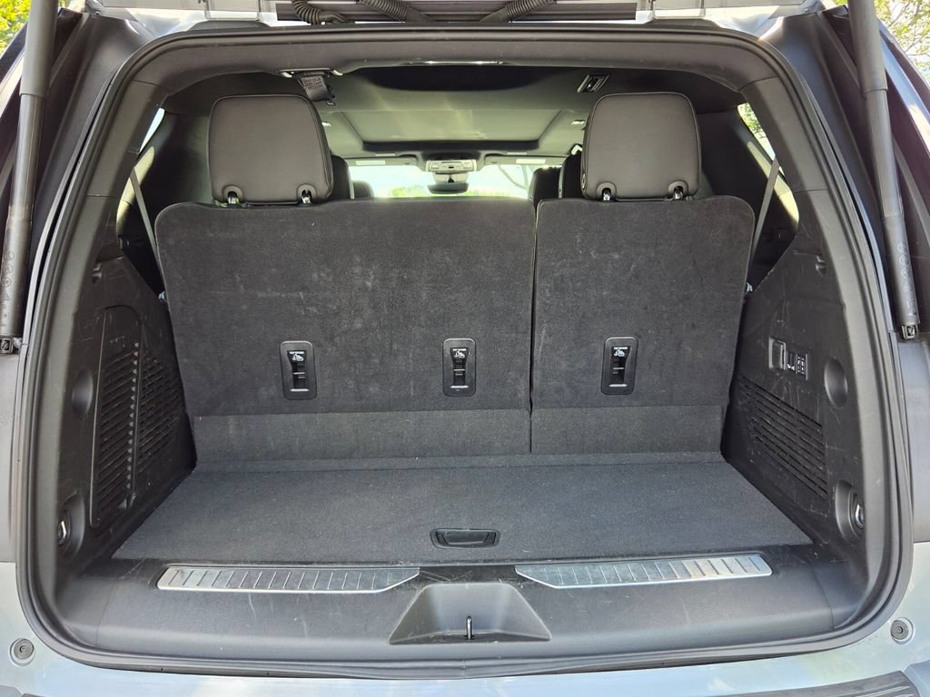 Used 2025 GMC Yukon AT4 w/ AT4 Premium Package AWD/4WD image 17