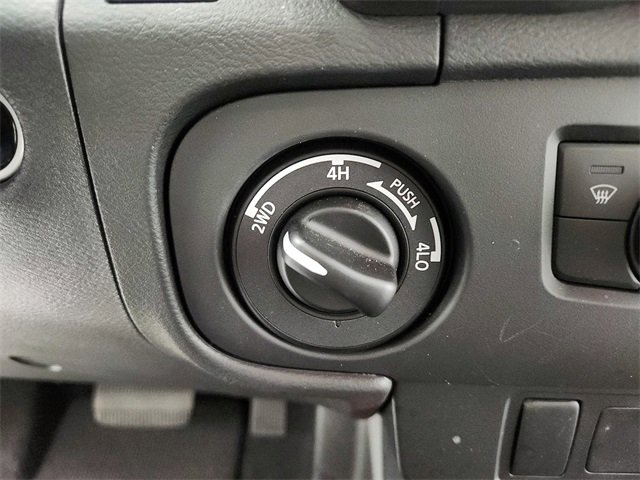 Used 2025 Nissan Frontier PRO-4X image 26