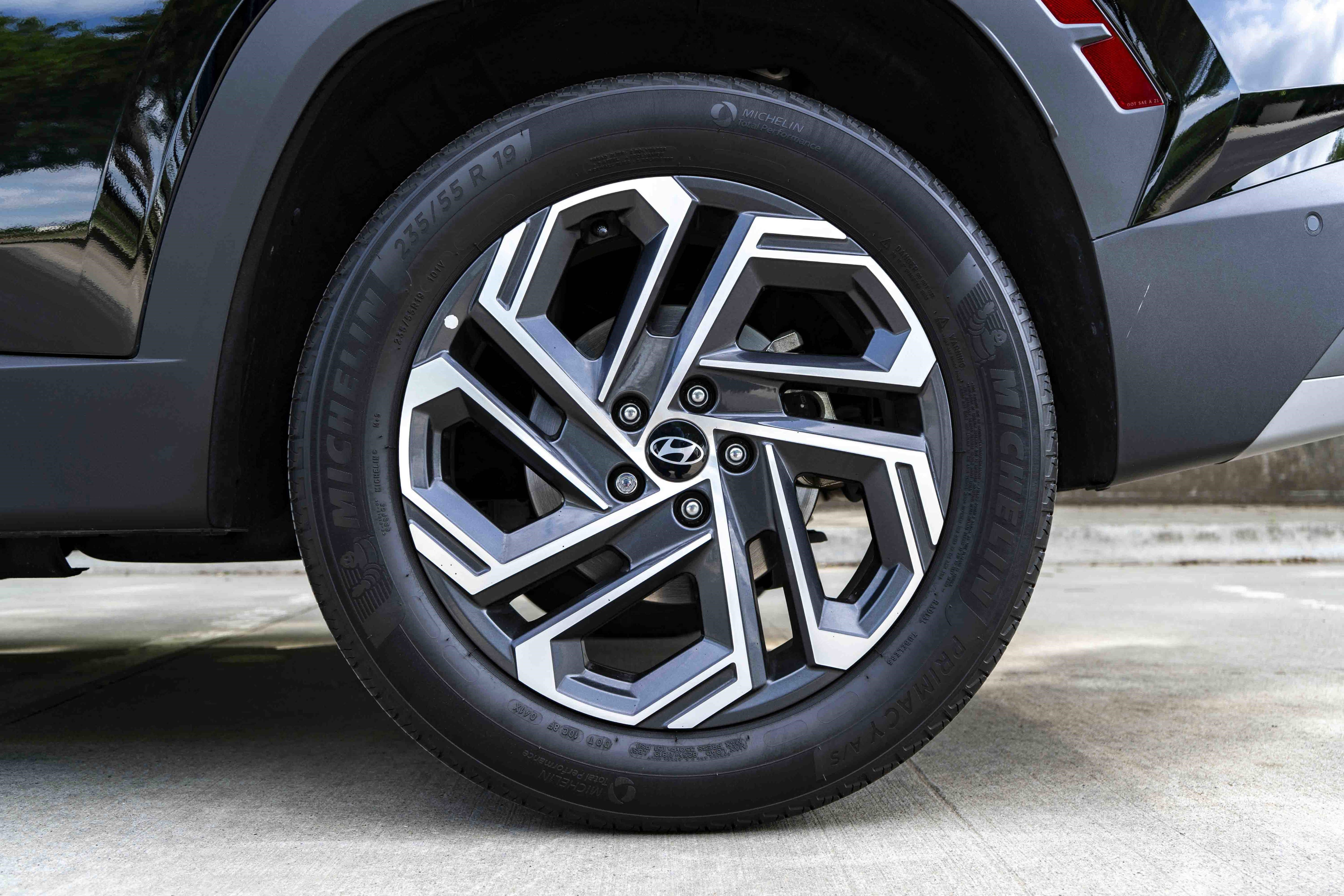 Used 2025 Hyundai Tucson Limited image 15