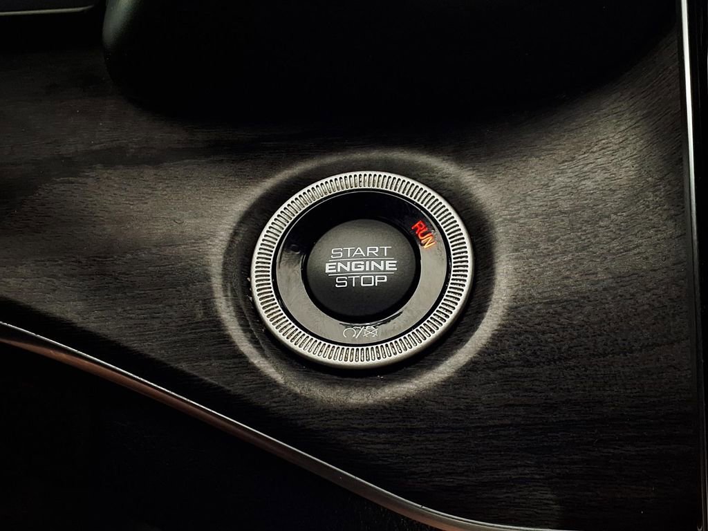 Used 2022 Jeep Grand Cherokee L Overland w/ Luxury Tech Group IV image 17