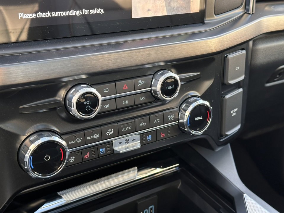 New 2025 Ford F350 Lariat w/ Lariat Ultimate Package image 32