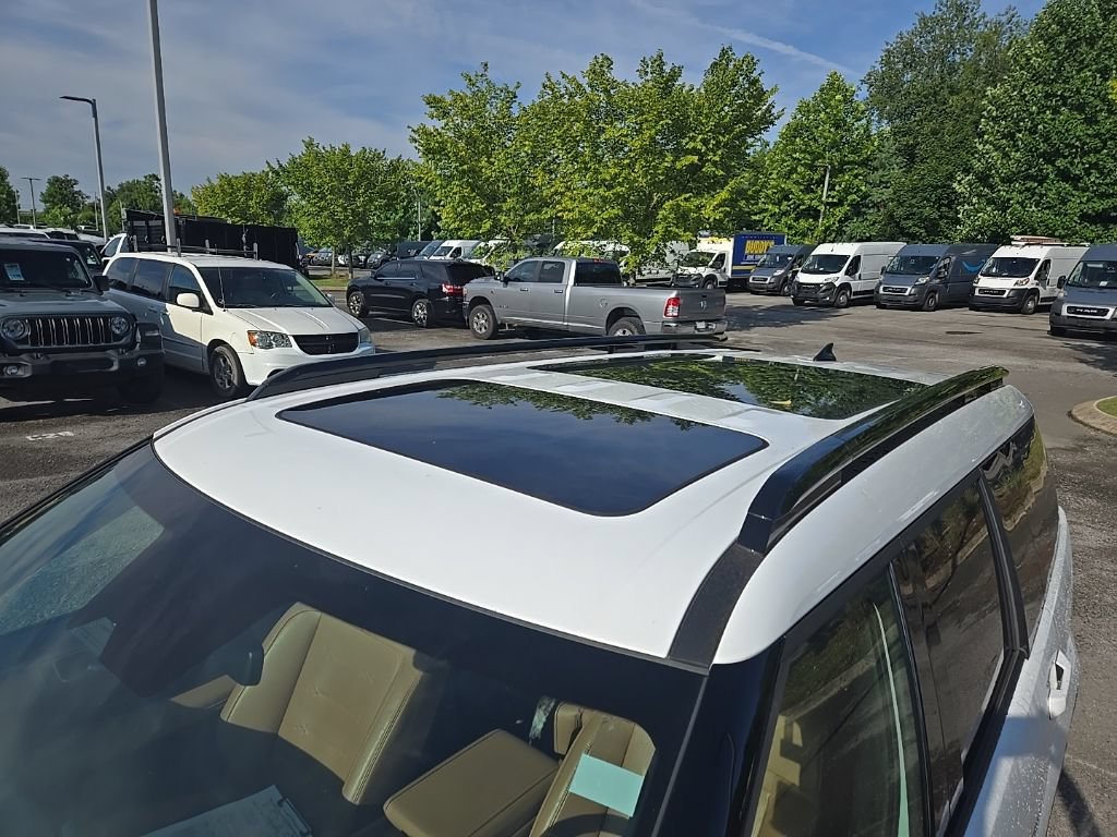 Used 2025 Hyundai Santa Fe Limited FWD image 13
