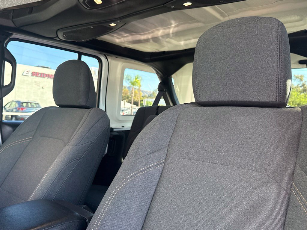 Used 2024 Jeep Wrangler Unlimited w/ Convenience Group AWD/4WD image 21