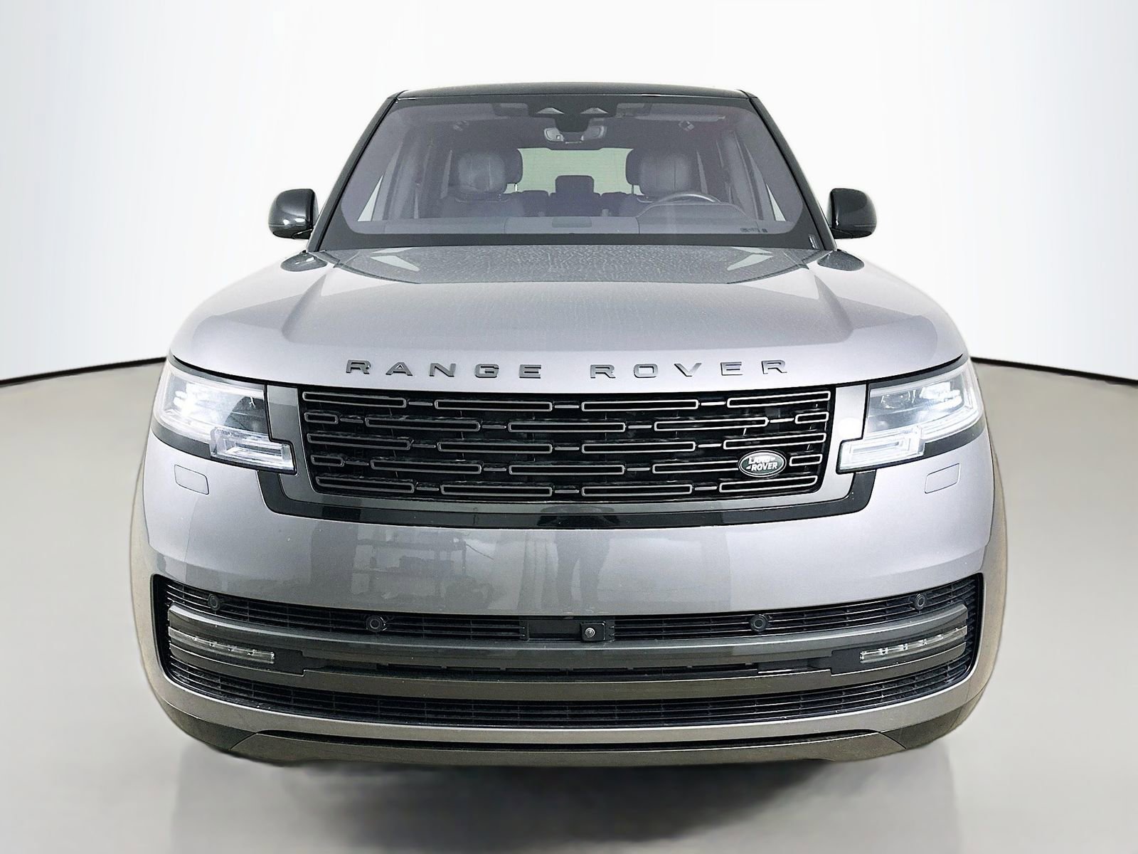 Used 2023 Land Rover Range Rover SE AWD/4WD image 2