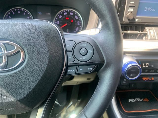 Used 2020 Toyota RAV4 XLE Premium FWD image 20