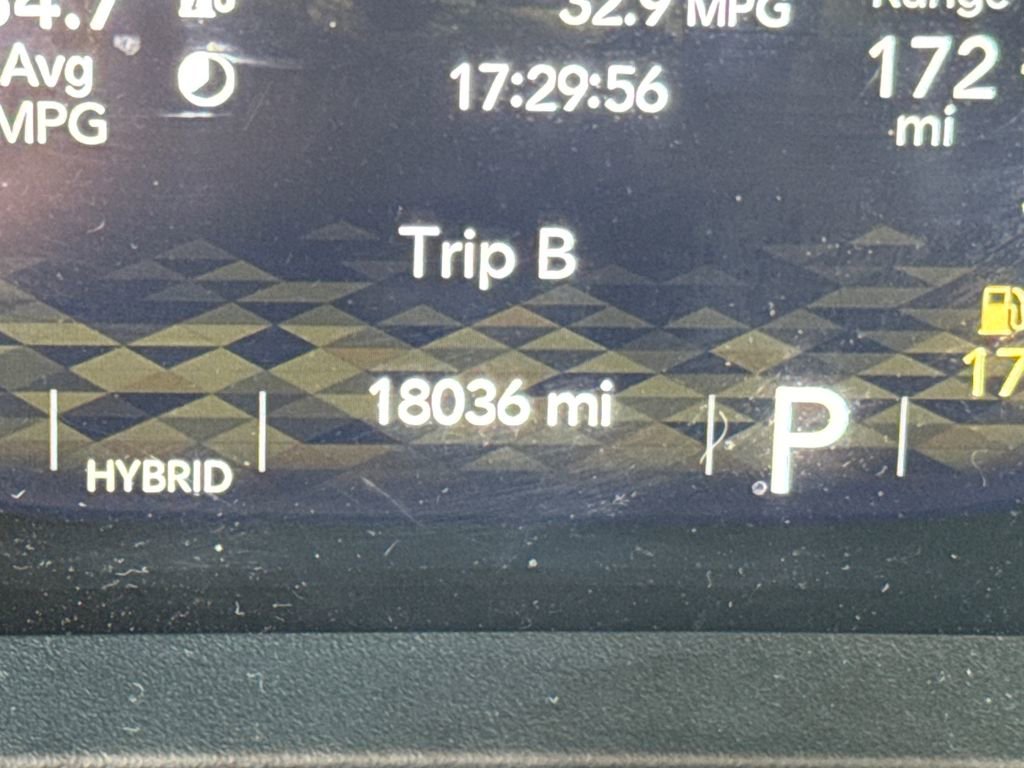 Used 2024 Jeep Wrangler Unlimited image 17