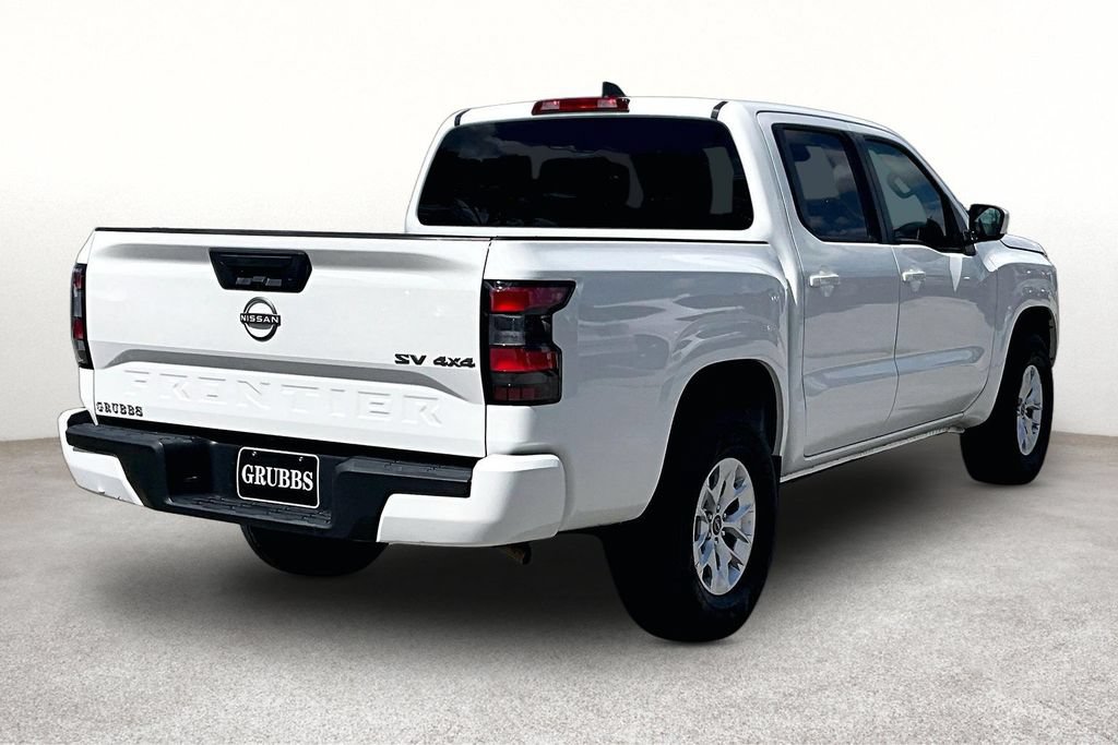 Used 2024 Nissan Frontier SV AWD/4WD image 2