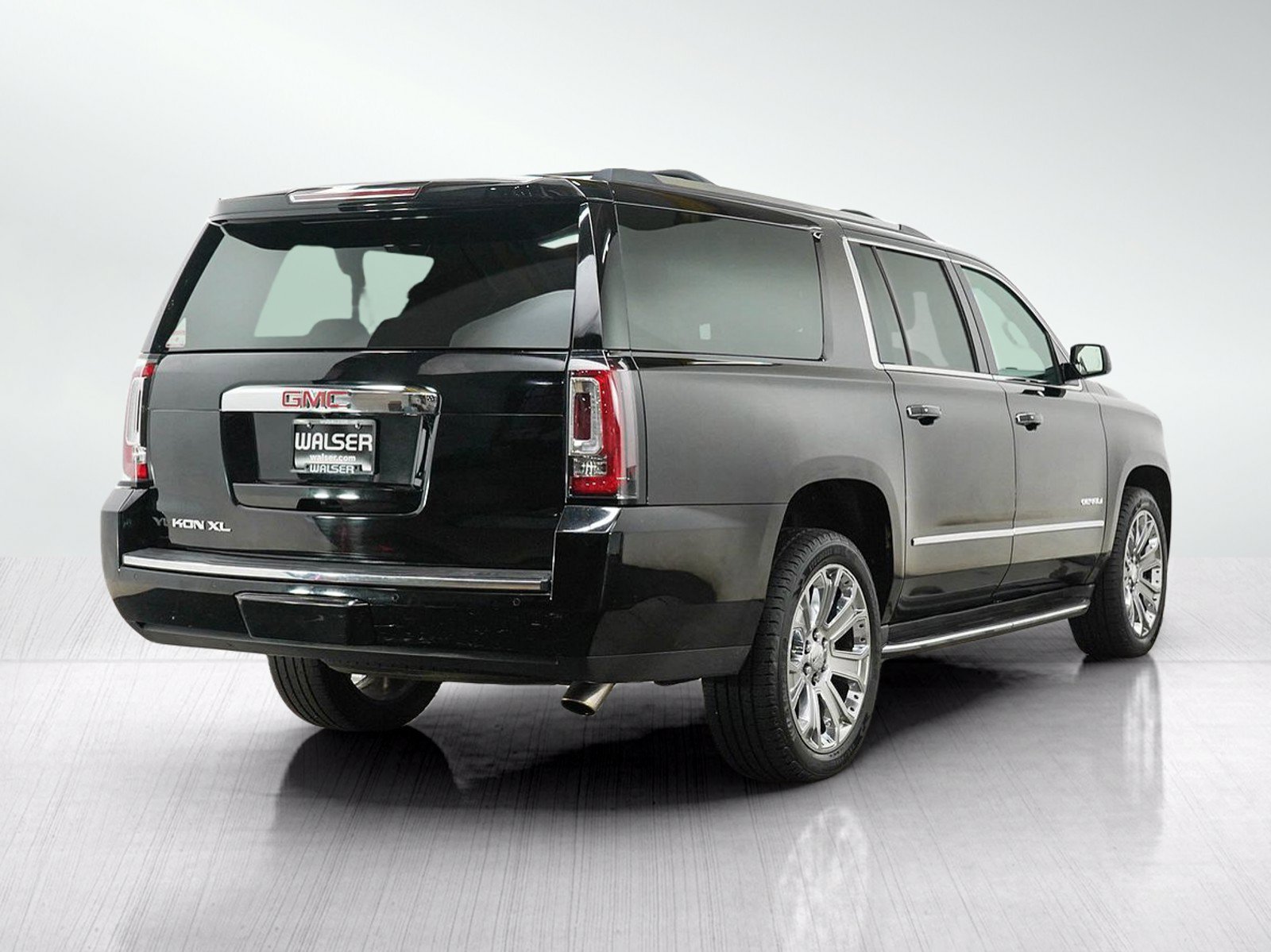 Used 2017 GMC Yukon XL Denali w/ Open Road Package AWD/4WD image 5