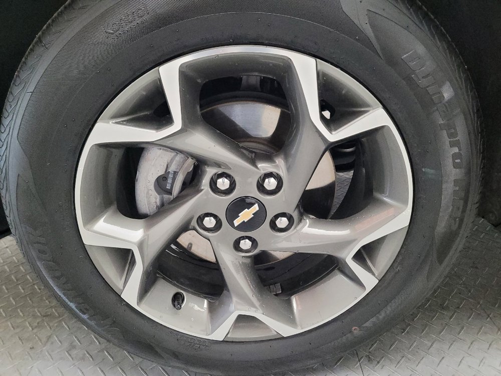 Used 2025 Chevrolet Trax LT w/ LT Convenience Package image 31