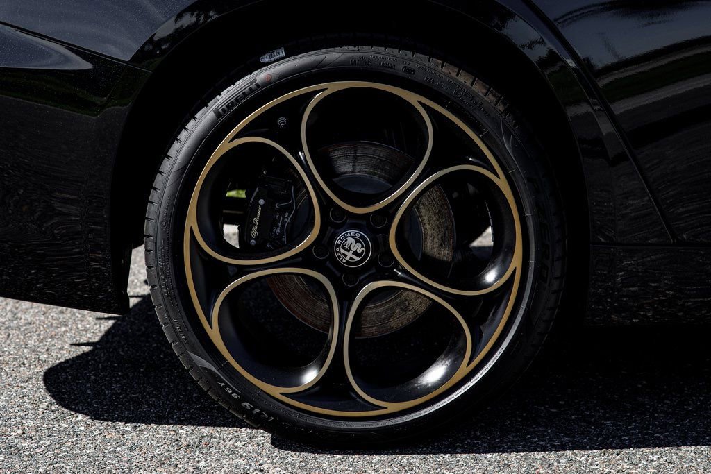 New 2025 Alfa Romeo Giulia AWD w/ Driving Assist Package image 11