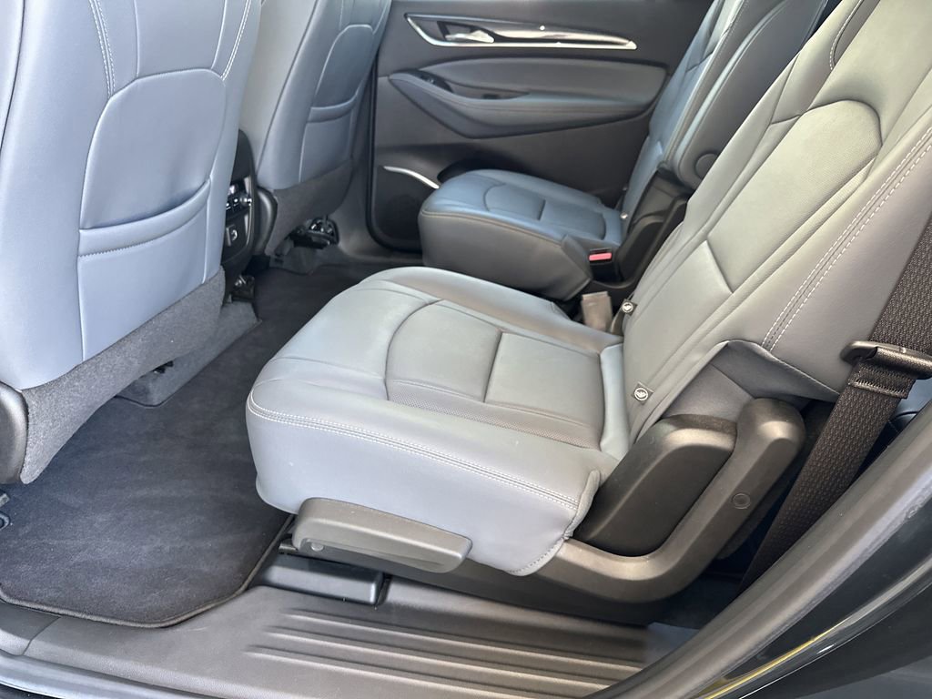 Used 2021 Buick Enclave Essence FWD image 29