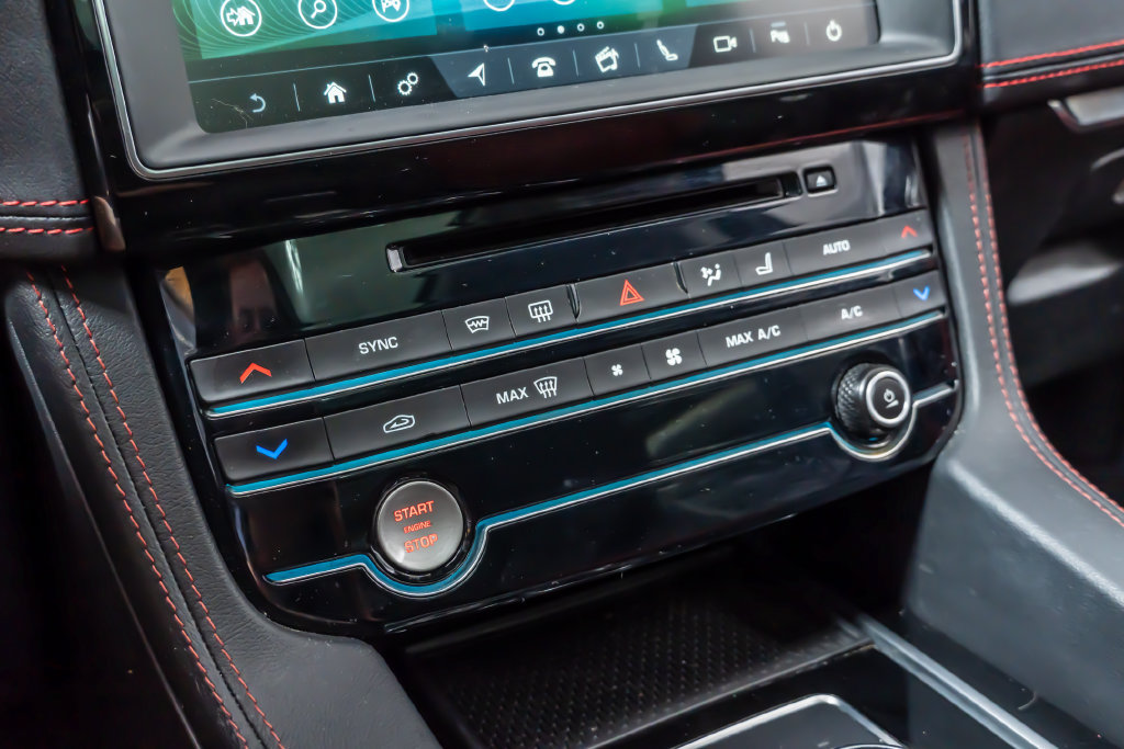 Used 2020 Jaguar F-PACE Checkered Flag AWD/4WD image 18
