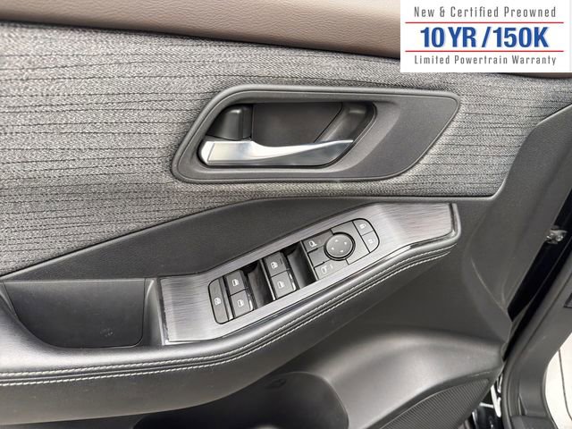 Used 2023 Nissan Rogue SV image 15