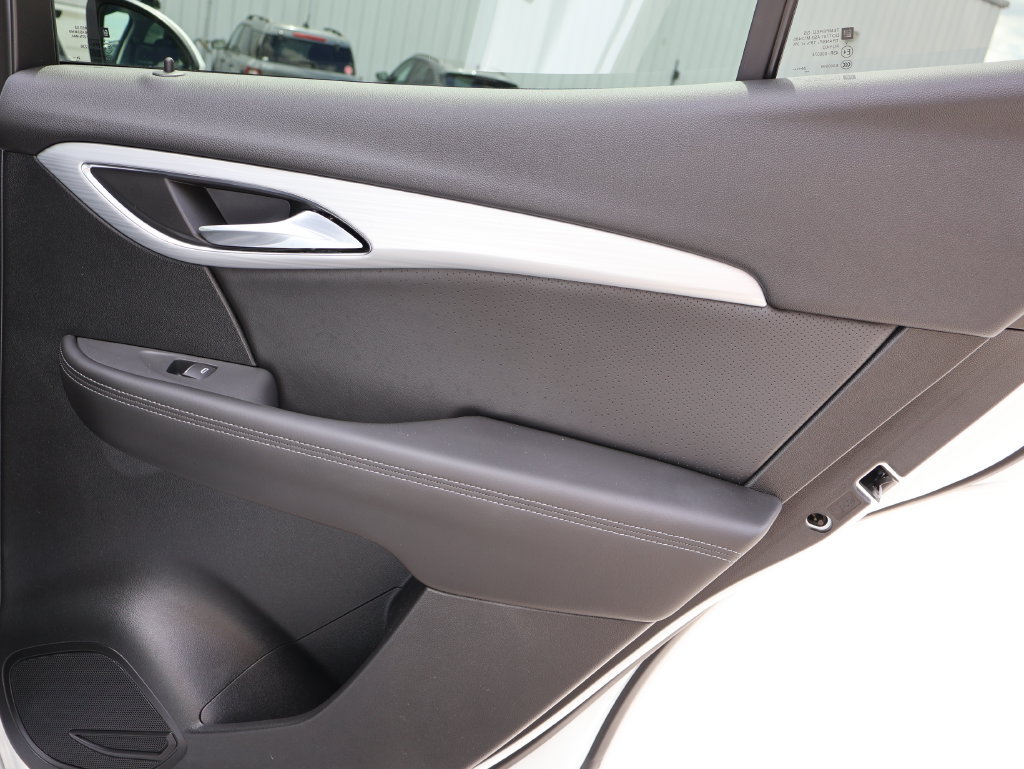 Used 2025 Buick Envision Avenir AWD/4WD image 10