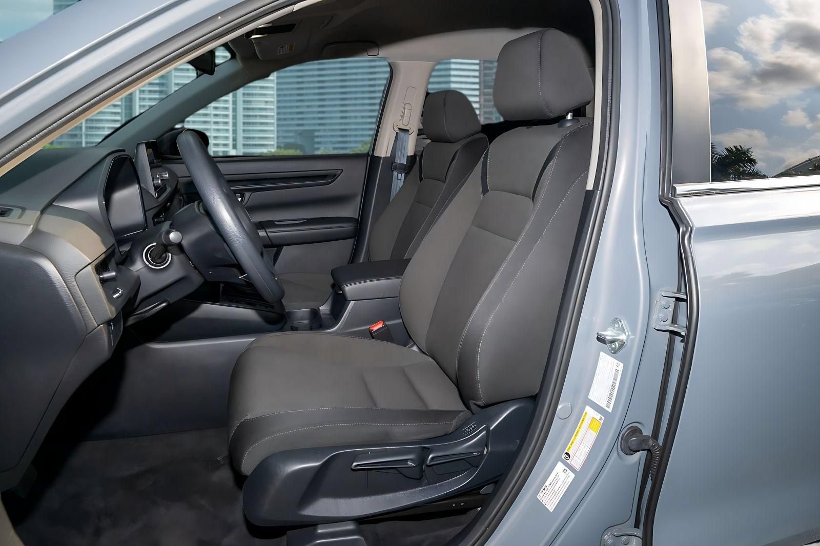 Used 2023 Honda CR-V LX image 15