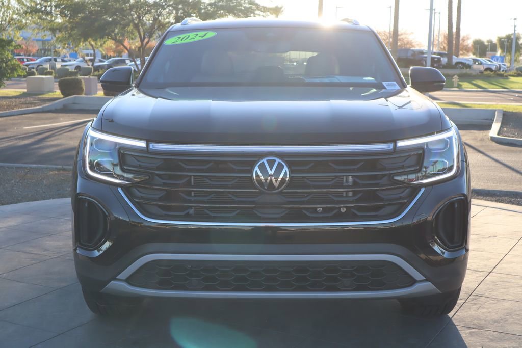 Used 2024 Volkswagen Atlas Cross Sport SE image 2