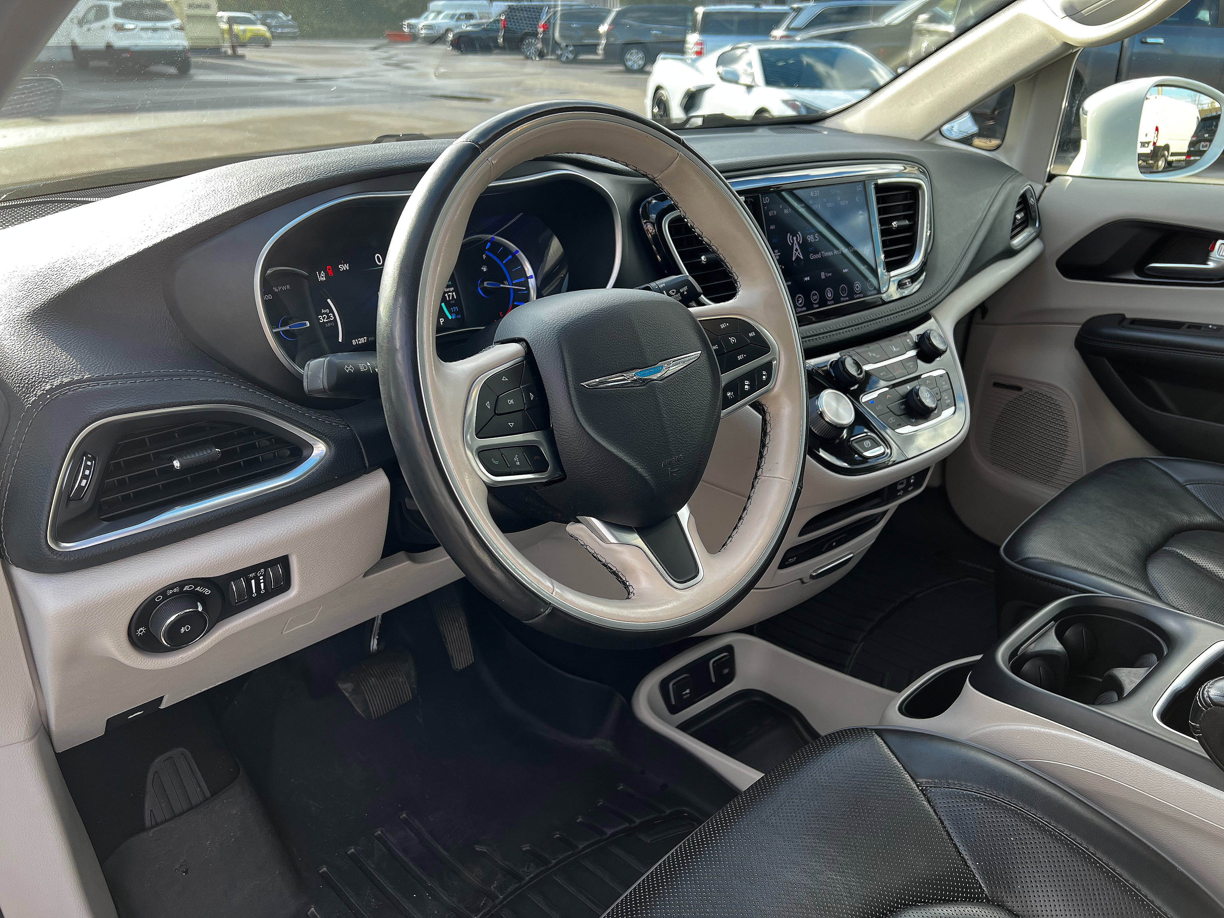 Used 2020 Chrysler Pacifica Limited w/ Advanced Safetytec Group image 13