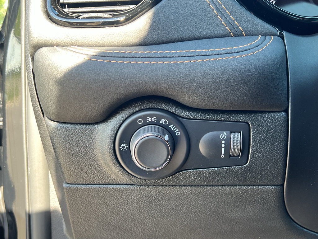 Used 2025 Dodge Durango R/T AWD/4WD image 14