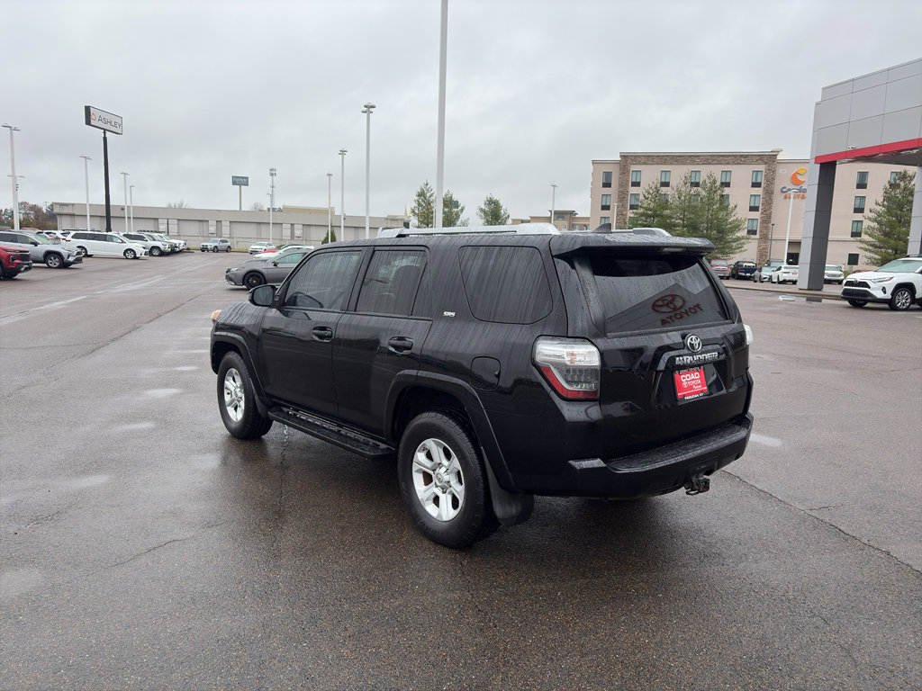 Used 2016 Toyota 4Runner SR5 image 3
