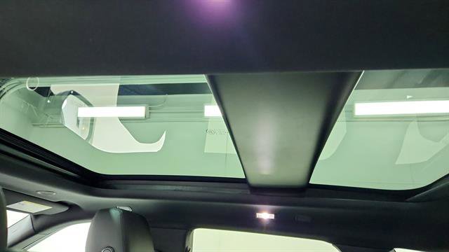 Used 2024 Land Rover Range Rover Evoque Dynamic SE image 12