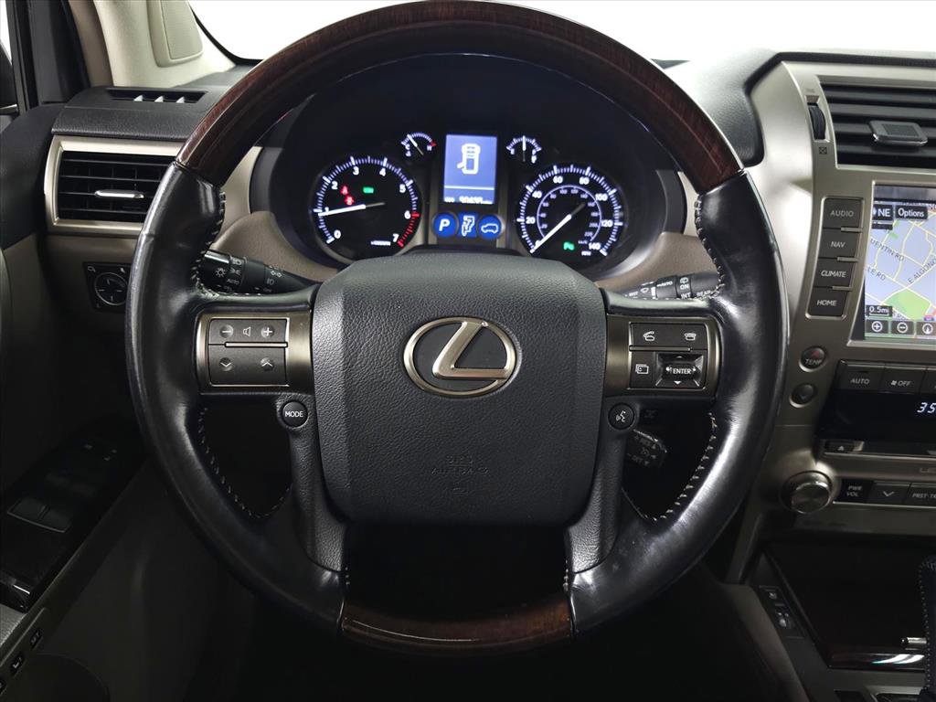 Used 2017 Lexus GX 460 image 16