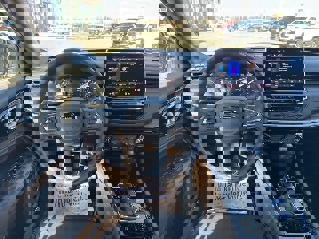 Used 2025 Jeep Compass Trailhawk image 19