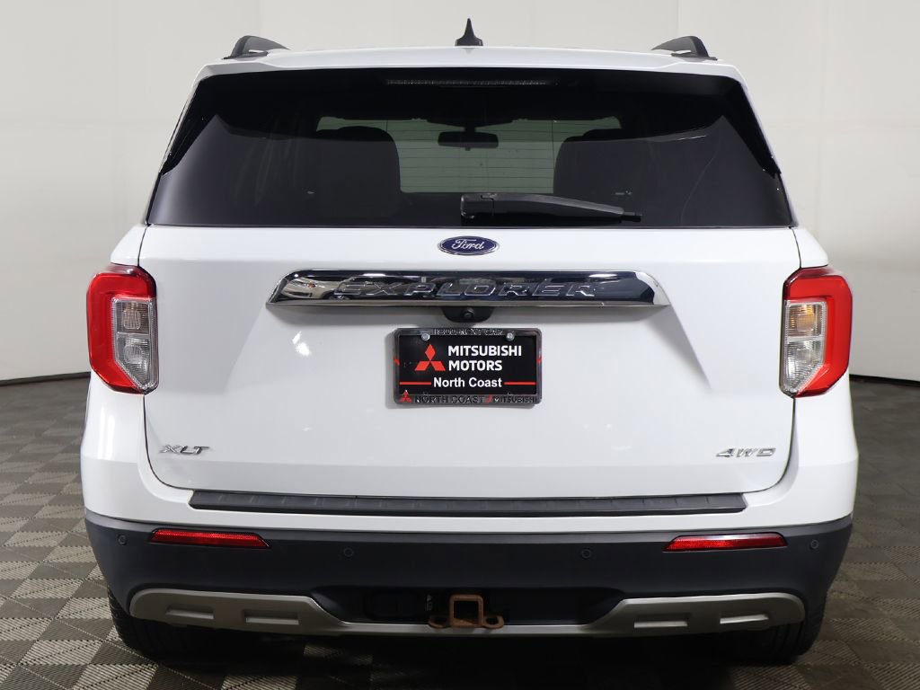 Used 2021 Ford Explorer XLT w/ Equipment Group 202A AWD/4WD image 13