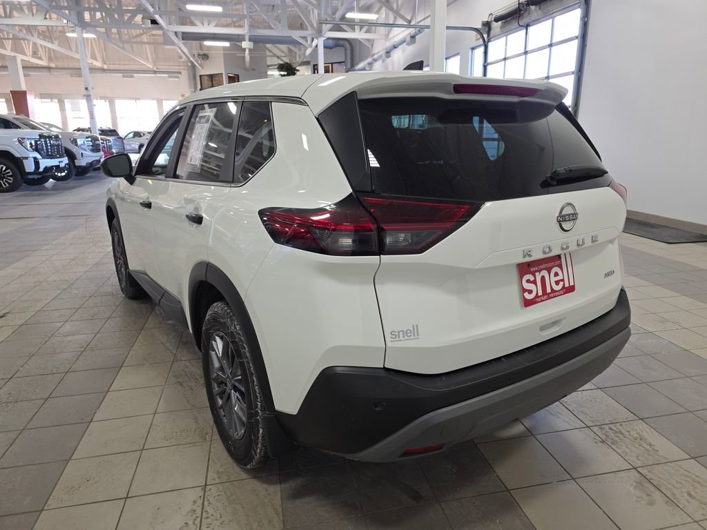 Used 2023 Nissan Rogue S AWD/4WD image 3