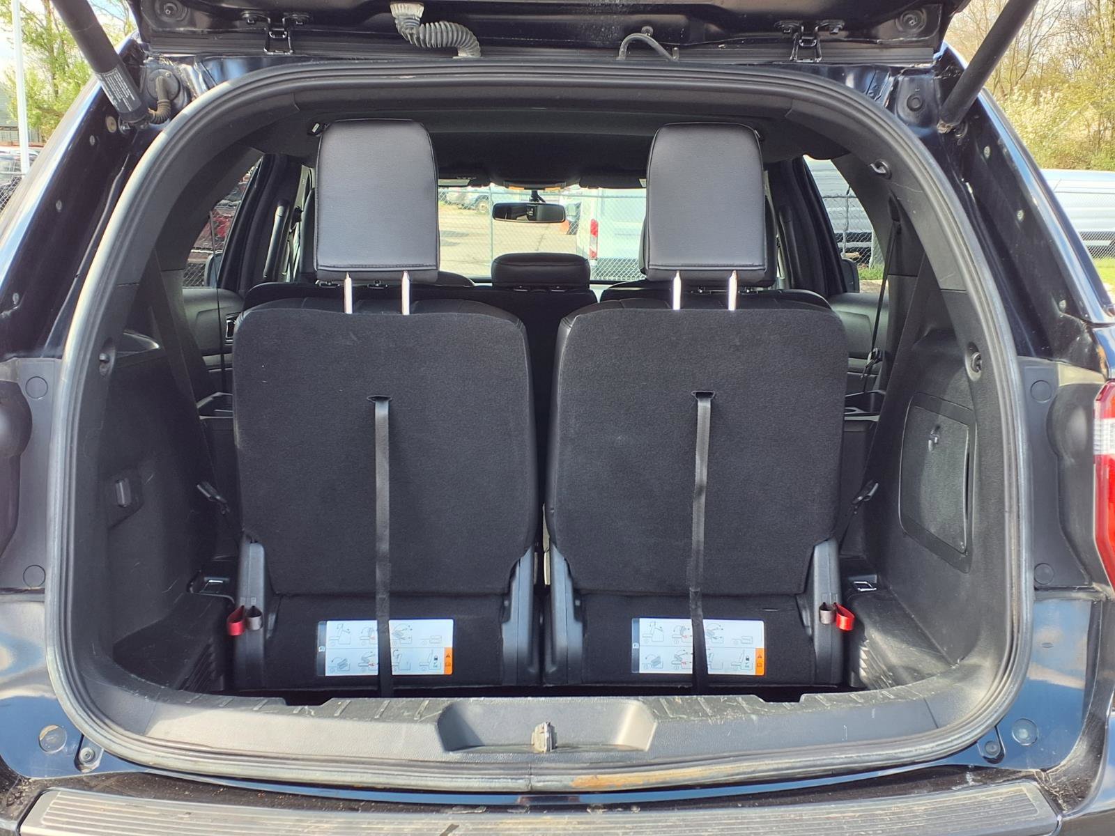 Used 2019 Ford Explorer XLT w/ Equipment Group 202A AWD/4WD image 9