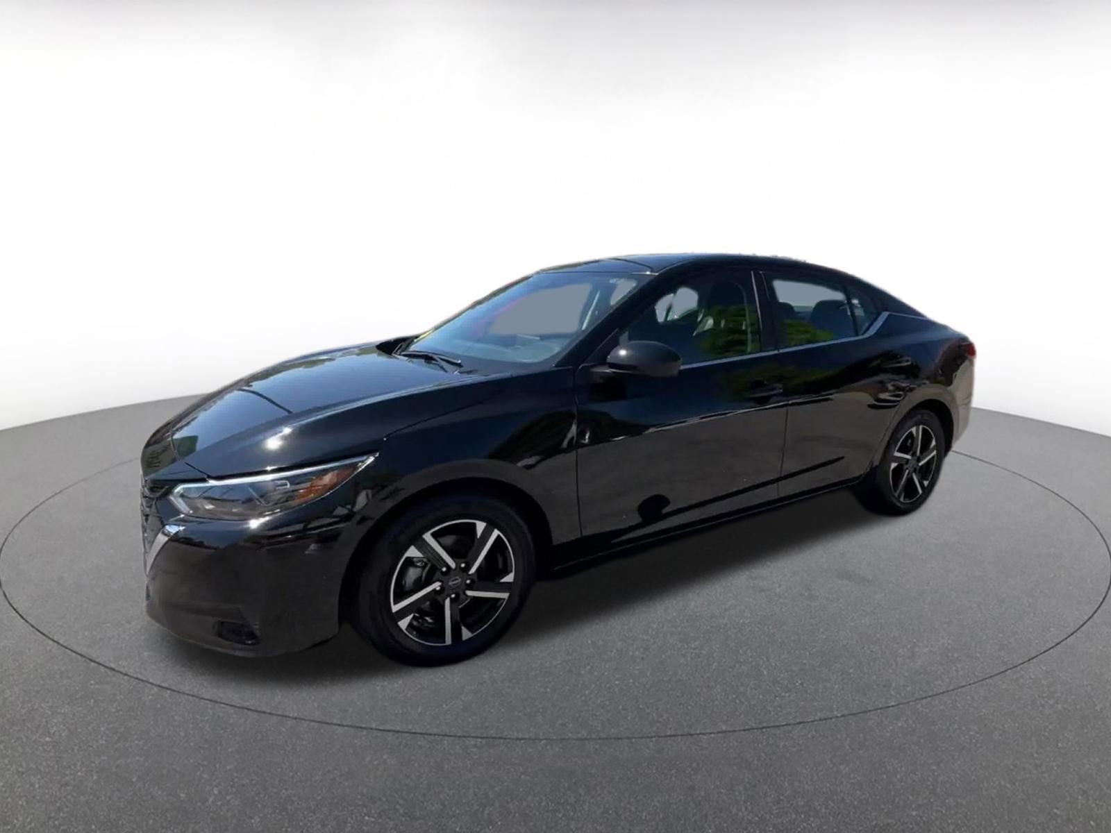 Used 2025 Nissan Sentra SV image 8