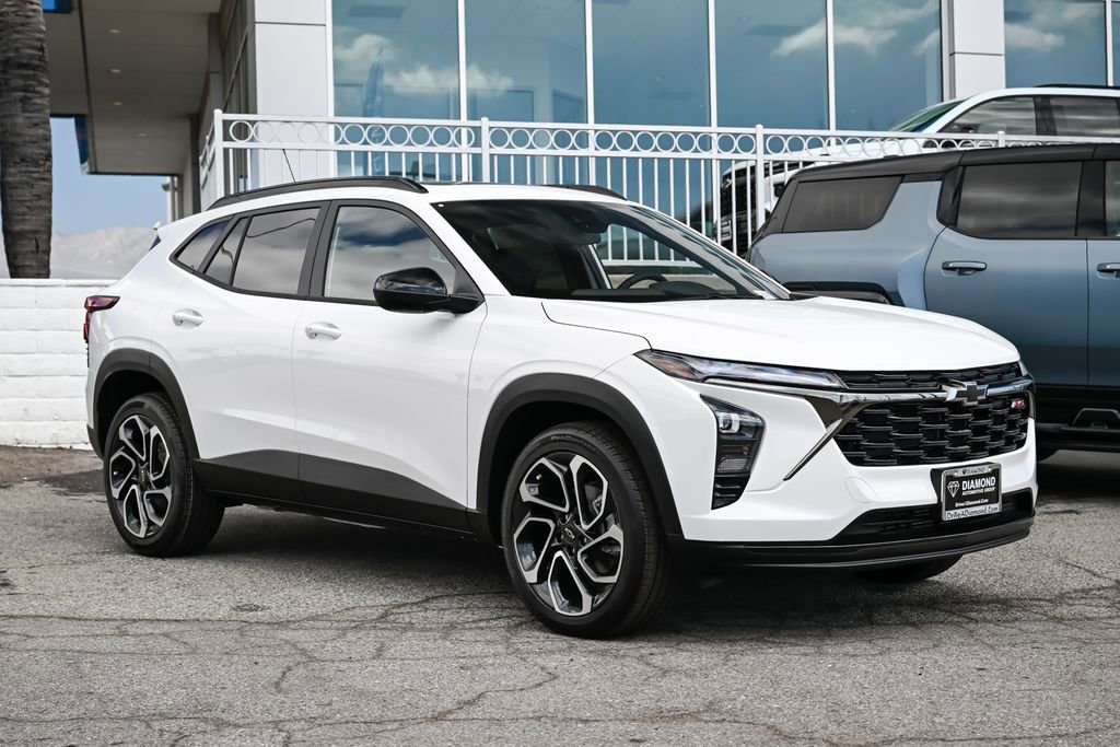 New 2026 Chevrolet Trax RS w/ Sunroof Package FWD image 1