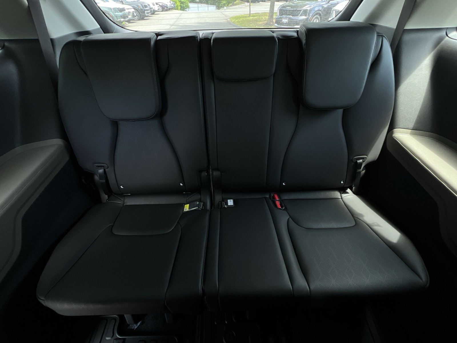 New 2026 Kia Carnival EX FWD image 42