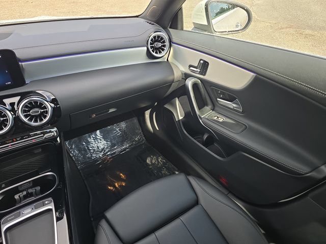Used 2025 Mercedes-Benz CLA 250 image 11