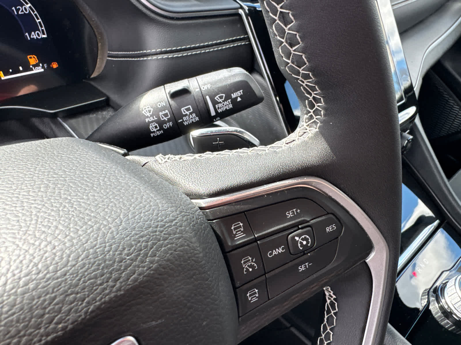 Used 2025 Jeep Grand Cherokee L Laredo w/ Luxury Tech Group I AWD/4WD image 19