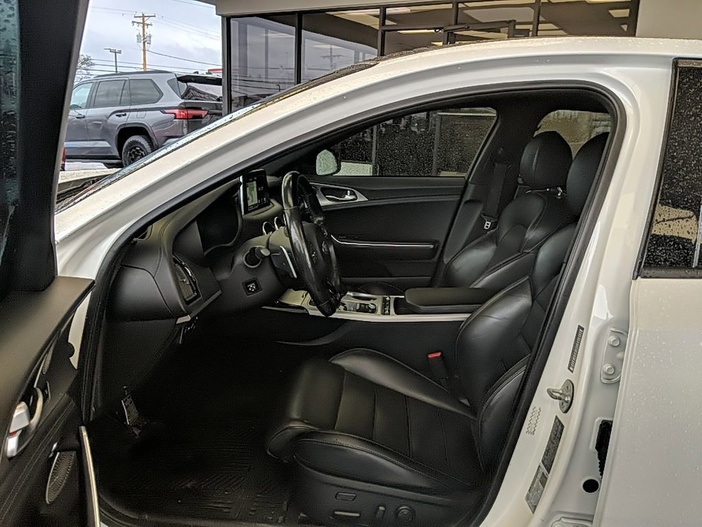 Used 2018 Kia Stinger GT2 image 13