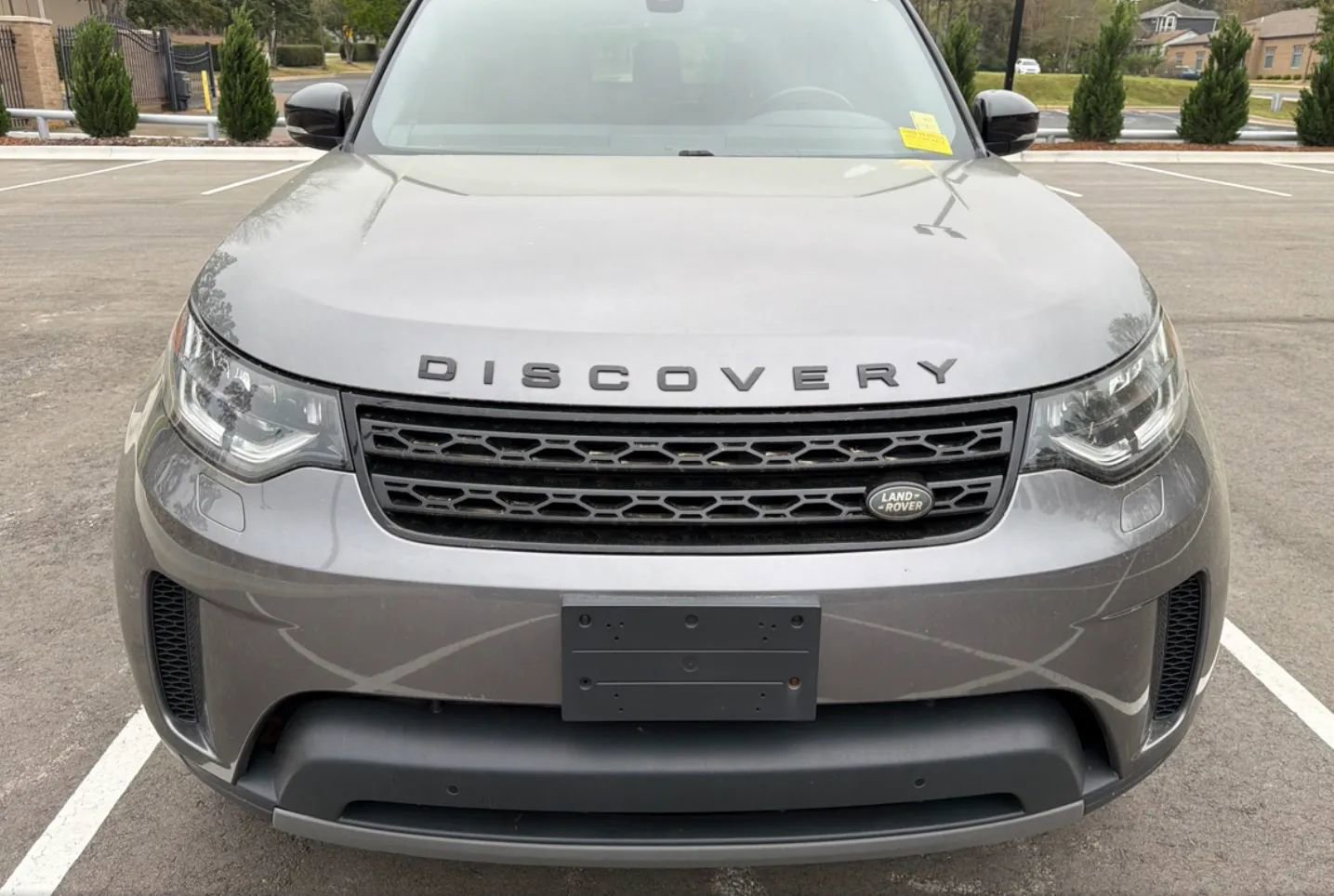 Used 2017 Land Rover Discovery SE AWD/4WD image 2